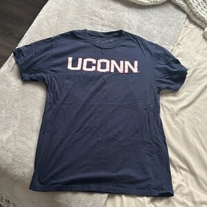 uconn tee shirt